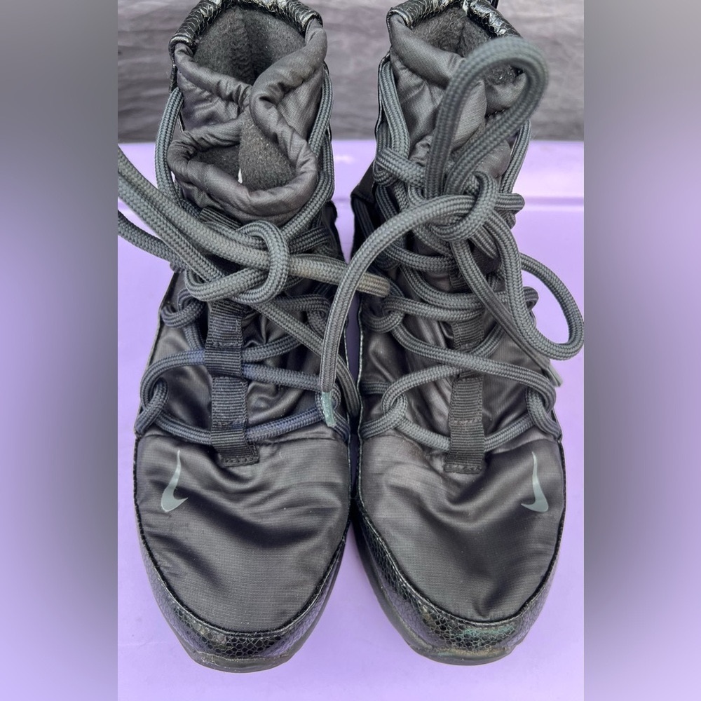 💚 Nike Tanjun High‎ Rise Women's Shoes size 5